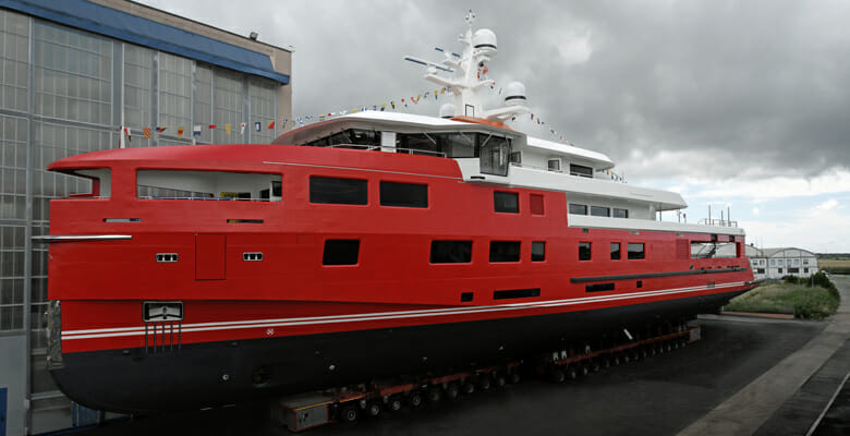 the yacht Akula is Rossinavi's first explorer