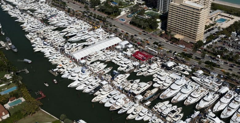Yacht & Brokerage Show Yachts Miami Beach Miami Yacht Show @ Collins Avenue megayacht displays